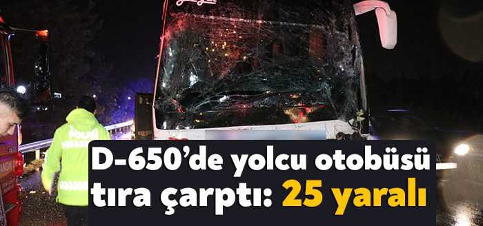 Sakarya’nın Arifiye ilçesi D-650 Karayolu'nda şehirler arası yolcu otobüsünün tıra