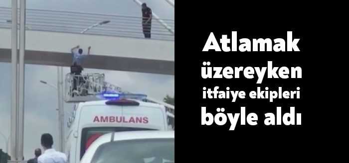 Kocaeli’de çıktığı köprüde dakikalarca aşağıya sarkarak intihar girişiminde bulunan şahsı,