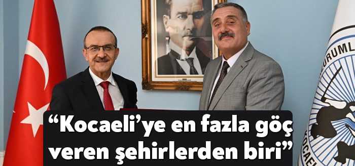 Kocaeli Erzurumlular Kültür ve Dayanışma Vakfını ziyaret eden Kocaeli Valisi