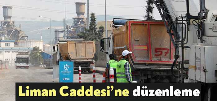 Dilovası Liman Caddesinde Kocaeli Büyükşehir ekipleri tarafından üstyapı çalışması yapılıyor