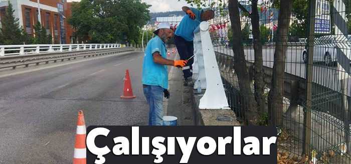 Kocaeli Büyükşehir Belediyesi Yol Bakım Timi kentin her noktasına dokunmaya