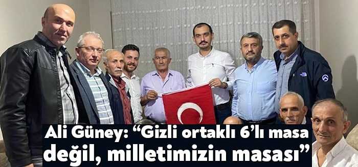 AK Parti, İzmit’te 44 mahallede 132 haneye aynı anda konuk