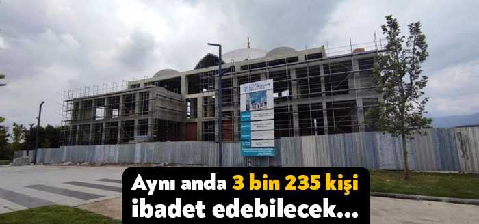 Kocaeli Büyükşehir Belediyesi’nce Kartepe Kent Meydanında yapılan camide çalışmalar devam