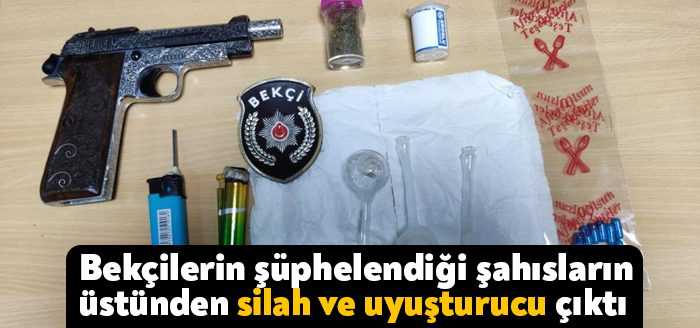 İzmit'te uyuşturucu madde kullandıklarından şüphelenilen 2 şahıs bekçilerin dikkatinden kaçamadı.