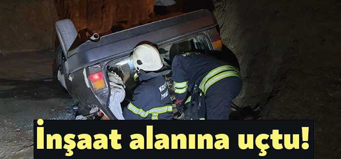 Kocaeli'nin Gölcük ilçesinde sürücüsünün kontrolünden çıkan otomobil, inşaat alanına uçtu.