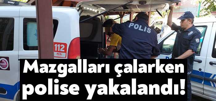 İzmit’te farklı bölgelerde yağmur suyu giderlerine bulunan mazgallar ile çeşitli