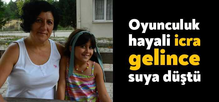 Kocaeli'de oyuncu olmaları için çocuklarını ajansa kaydeden bir kadın, kendisine