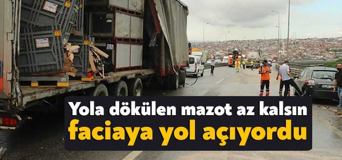 Kocaeli'nin İzmit ilçesinde yağmur sebebiyle kayganlaşan yolda direksiyon hakimiyetini kaybeden