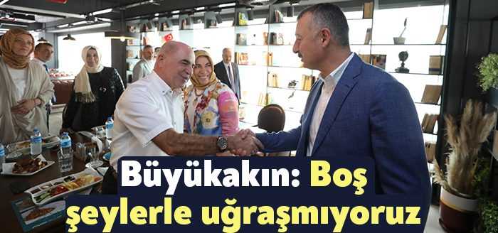 Gebze’de ticari faaliyetler sürdüren esnaf, KOBİ ve kanaat önderleriyle buluşan