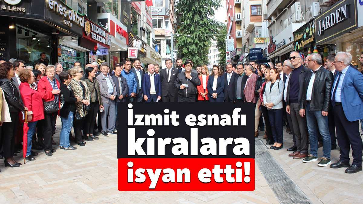İzmit Kent Merkezi Ticari Dayanışma Derneği'nin çağrısıyla esnaflar İzmit’te yaşanan