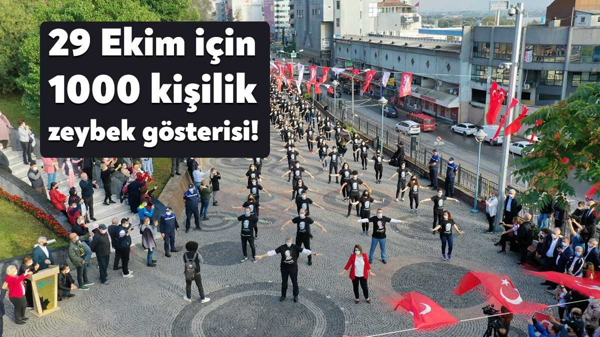 İzmit Belediyesi'nin planladığı 29 Ekim Cumhuriyet Bayramı kutlamaları kapsamında halk