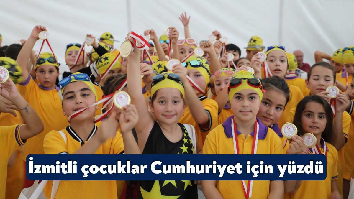 İzmit Belediyesi, Cumhuriyetimizin kuruluşunun 99’uncu yıl dönümünde düzenlediği 29 Ekim