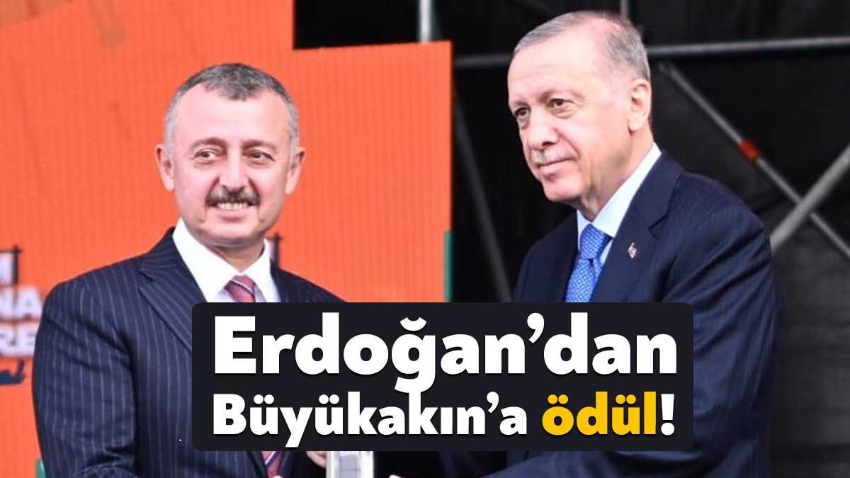 Cumhurbaşkanı Recep Tayyip Erdoğan, Kocaeli Büyükşehir Belediye Başkanı Tahir Büyükakın'a