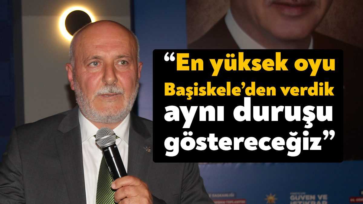AK Parti Başiskele İlçe Başkanı Mustafa Koral, ilçe danışma toplantısında,