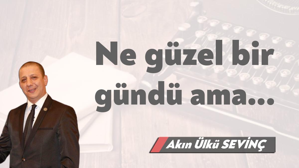 Fethiye Caddesi’ndeki sokak müzisyenlerinin amatör ama coşkulu melodileri eşliğinde hızlıca
