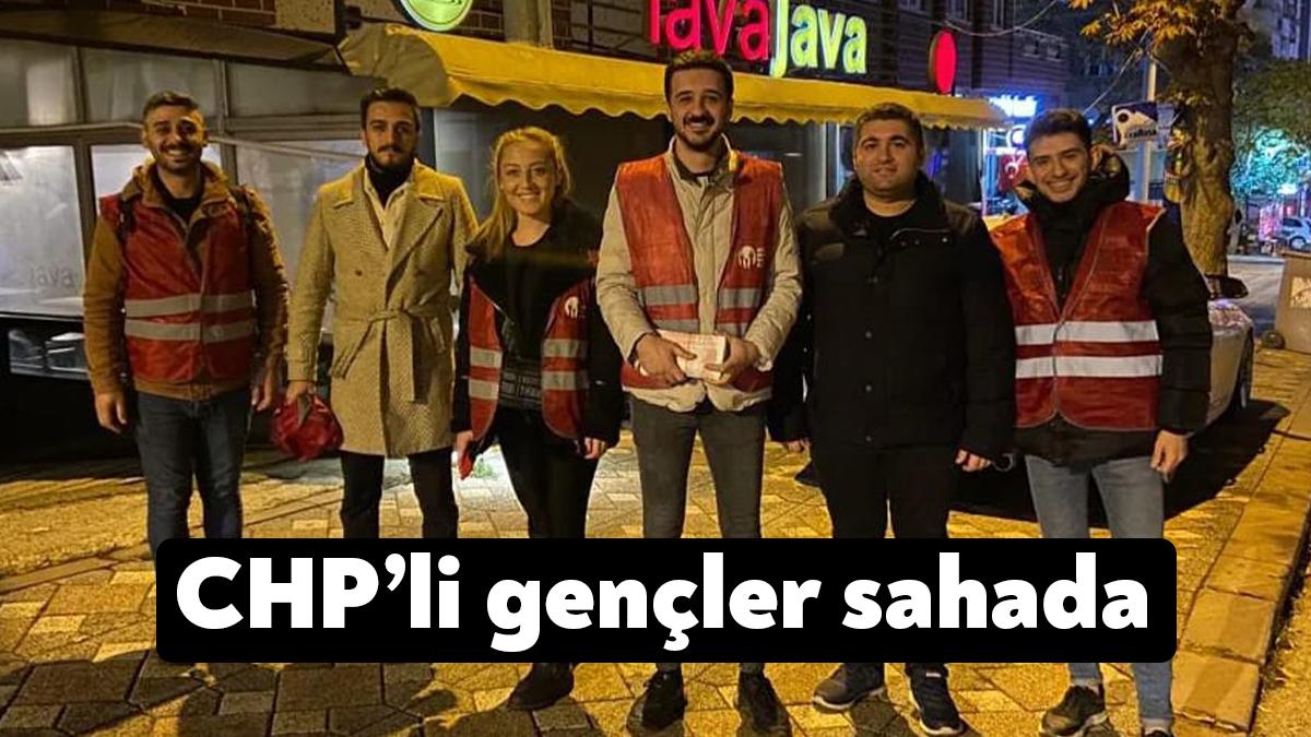 CHP Kocaeli Gençlik Kolları üyeleri CHP Lideri Kemal Kılıçdaroğlu'nun ilk