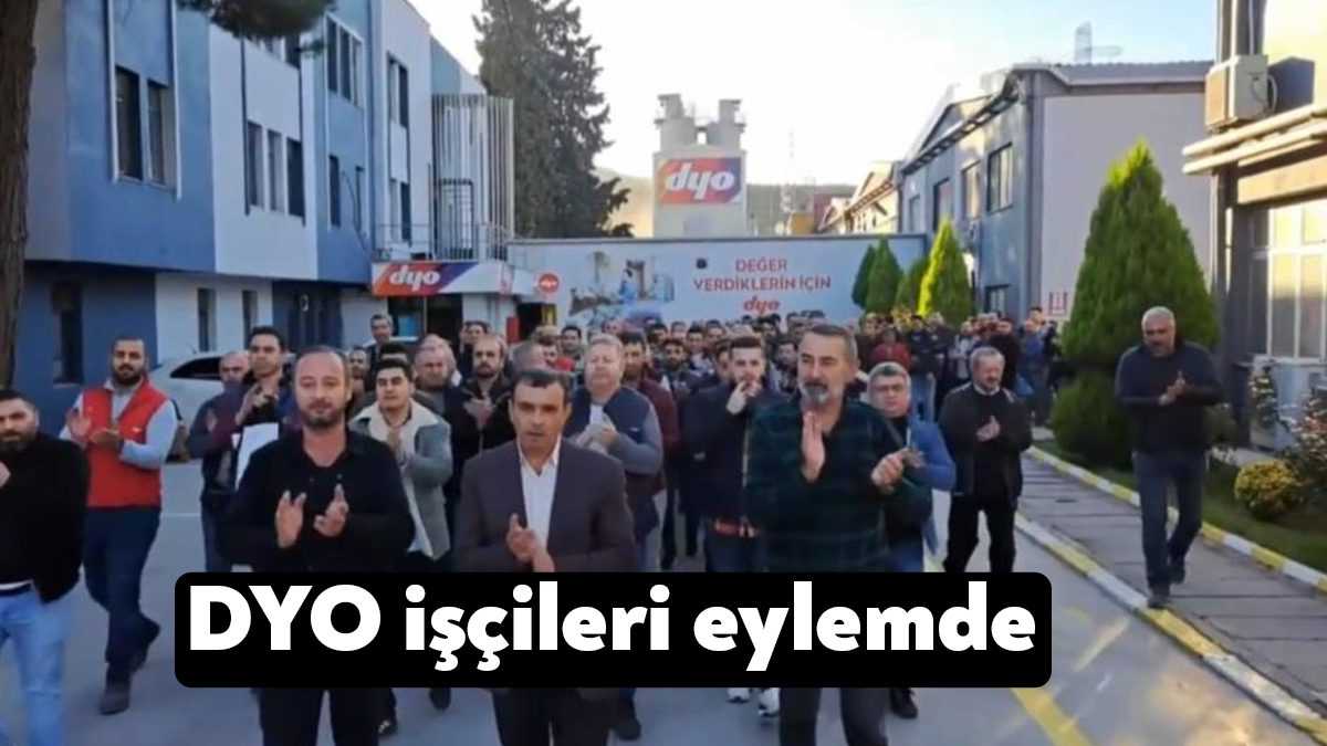 Kocaeli’nin Dilovası ilçesinde bulunan DYO fabrikası işçileri, hesaplarına yatan paraları,