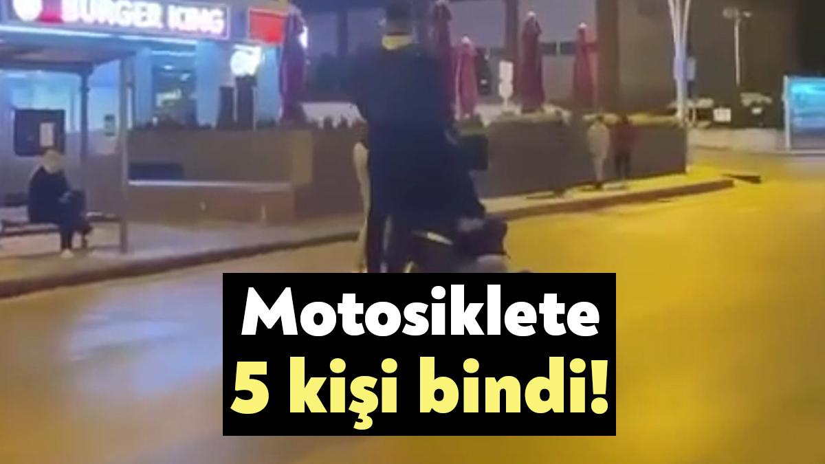 Kocaeli'de motosiklete 5 kişi binen gençler adeta kazaya davetiye çıkardı.