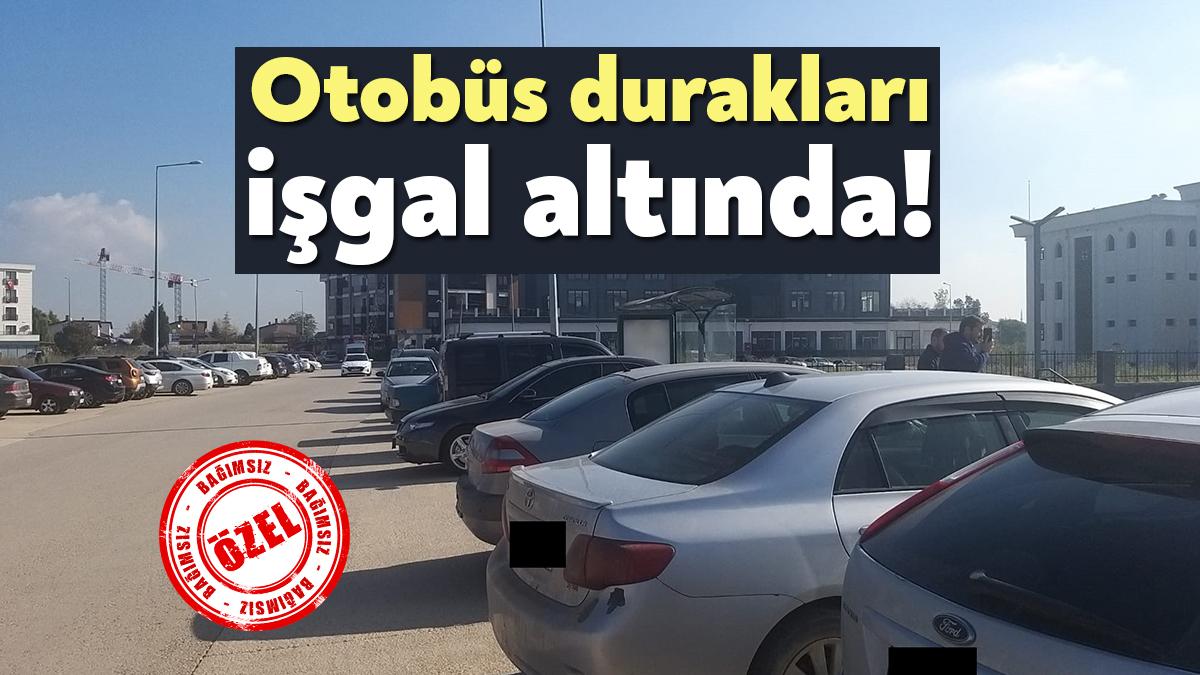 Kocaeli genelinde otobüs duraklarına park eden araçlar nedeniyle trafik düzeni