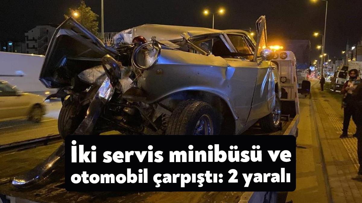 Kocaeli’de iki servis minibüsü ve bir otomobilin karıştığı zincirleme trafik