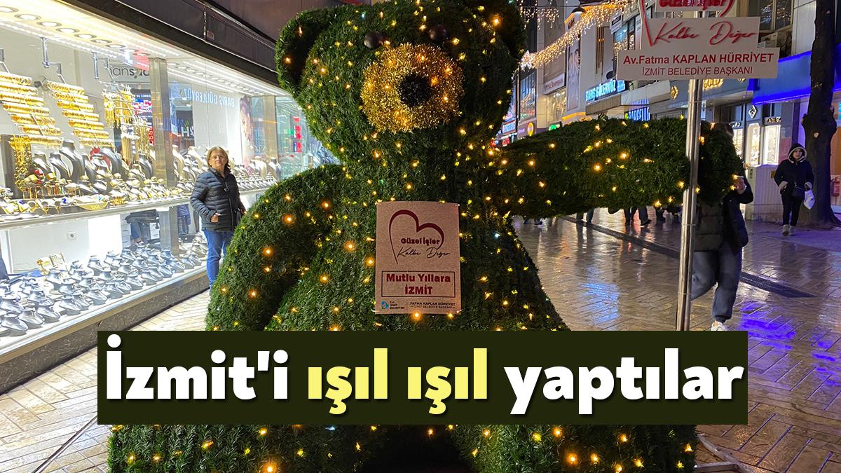 İzmit Belediyesi, Fethiye Caddesi ve Sabri Yalım Parkı’ndaki yılbaşı süslemeleri