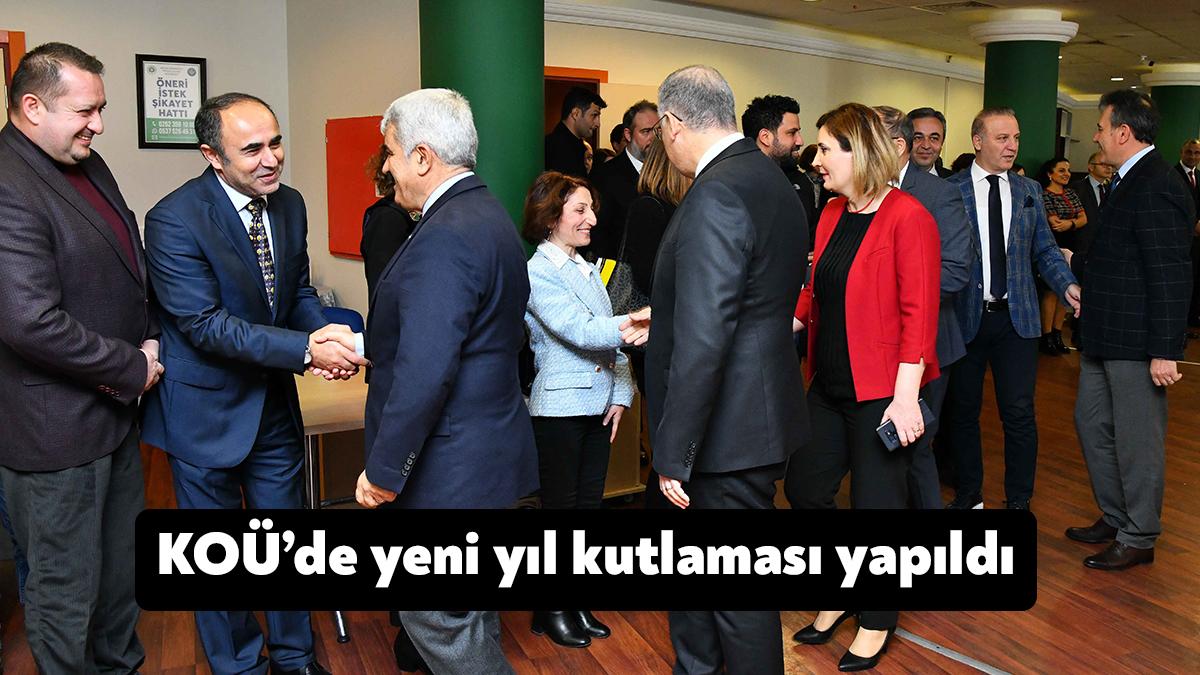 Kocaeli Üniversitesi akademik ve idari personeli yeni yıl kutlamasında bir
