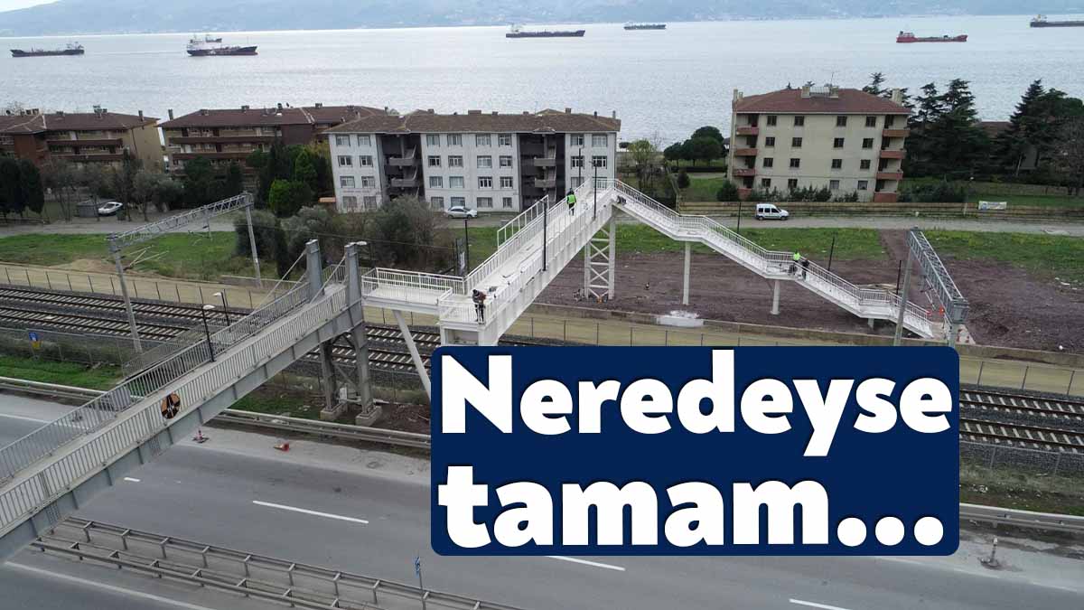 Büyükşehir Belediyesi tarafından Körfez Şirinyalı Mahallesinde yapımı süren çelik yaya