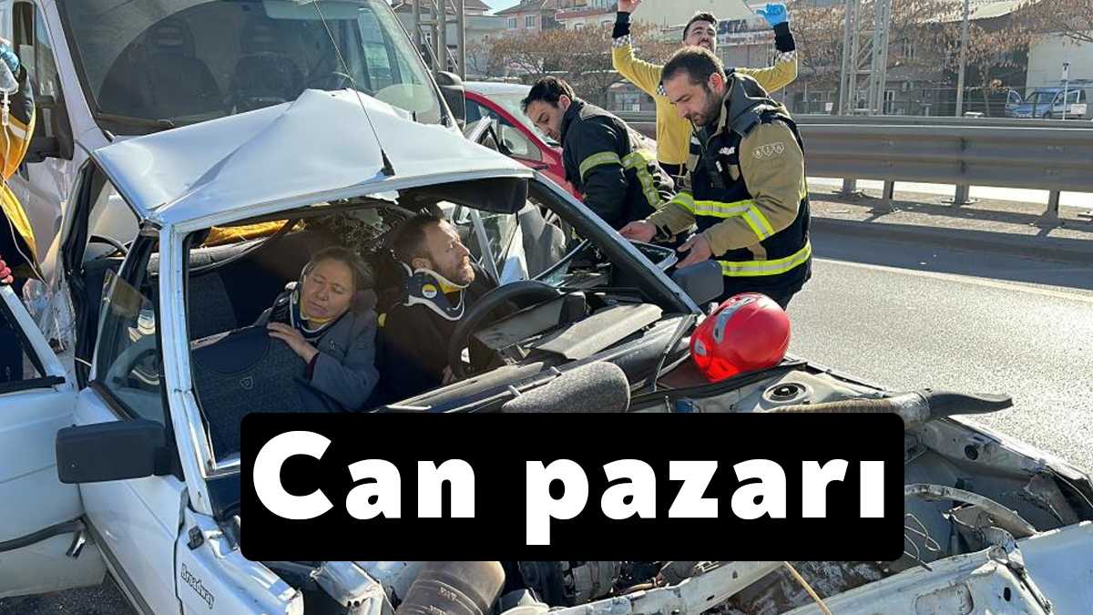 Kocaeli’nin Kartepe ilçesi D-100 Karayolu'nda 4 aracın karıştığı zincirleme kazada