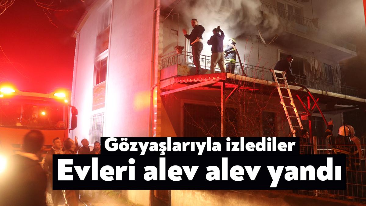Kocaeli’nin Derince ilçesinde üç katlı apartmanın ikinci katı alevlere teslim