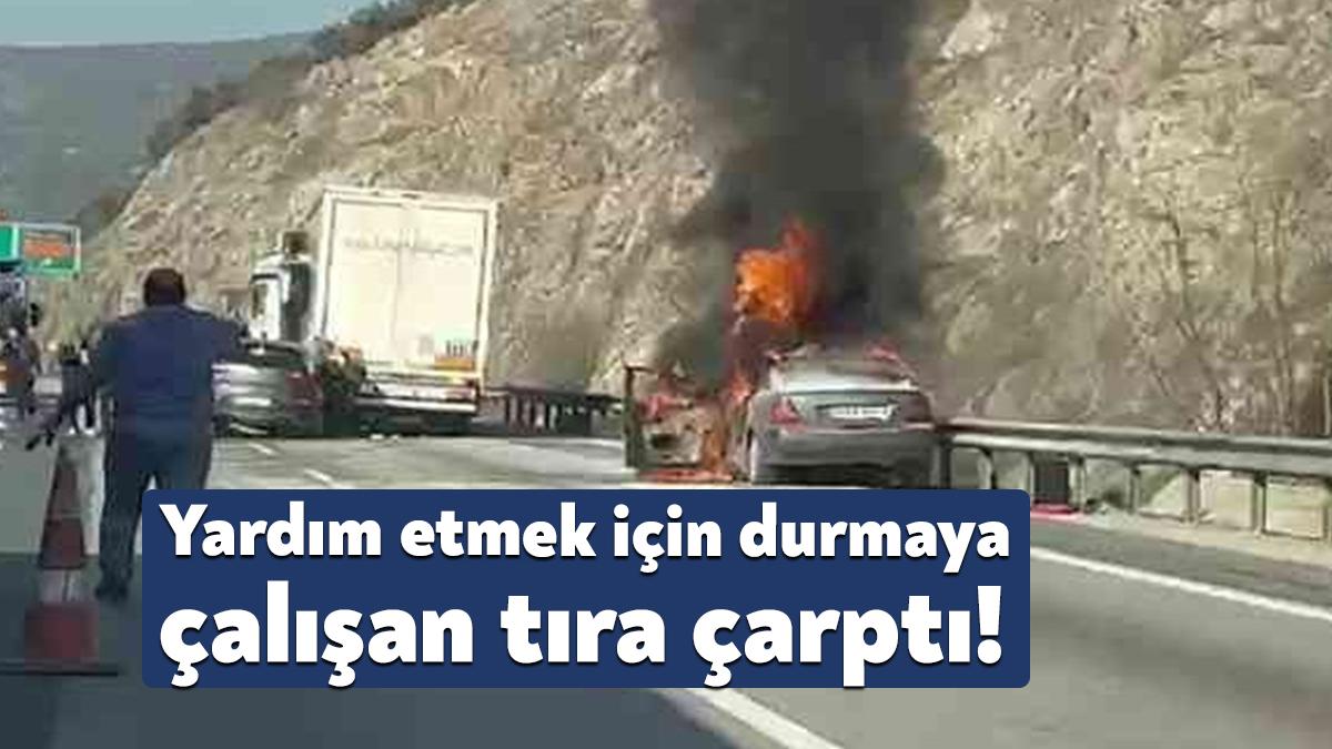 Kocaeli'de seyir halinde olan otomobilde yangın çıktı. Bu esnada yardım