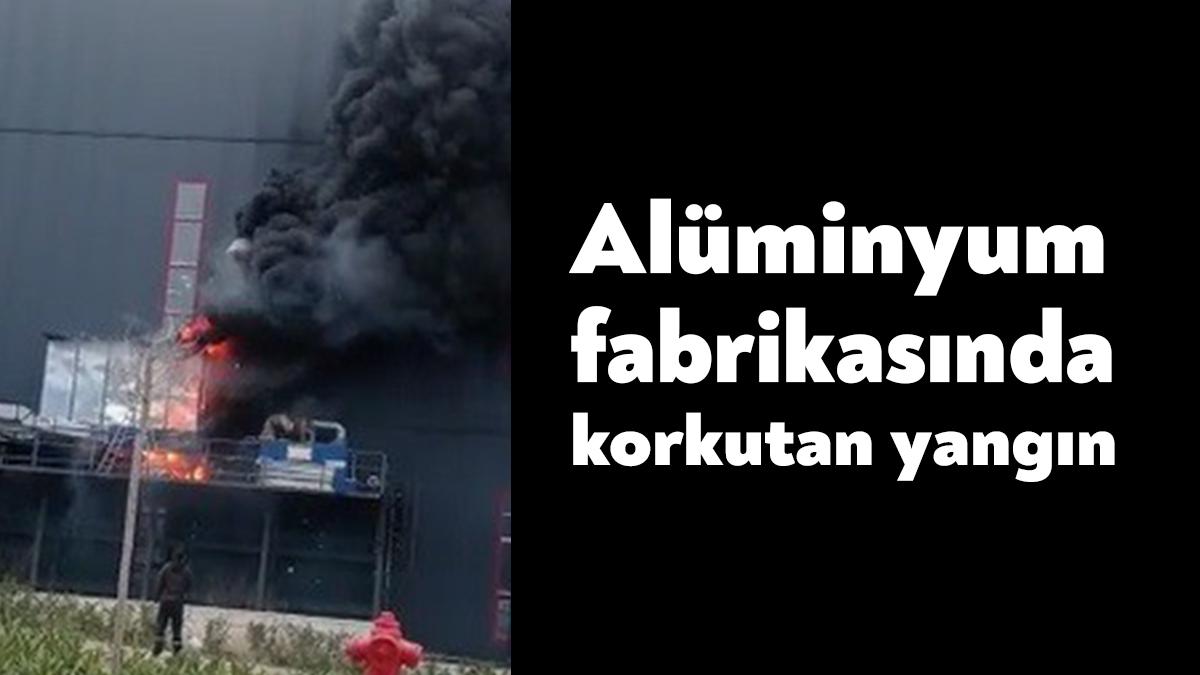 Kocaeli’nin Dilovası ilçesinde alüminyum fabrikasının dış cephesi alevlere teslim oldu.