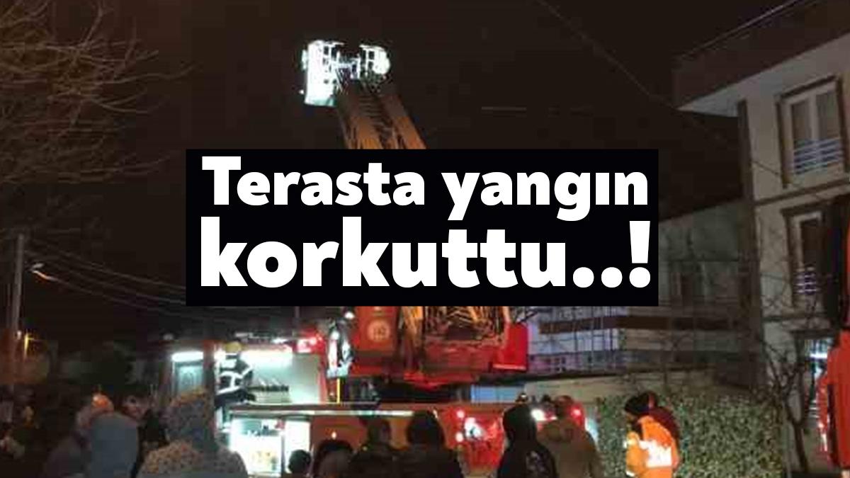 Kocaeli'nin Kartepe ilçesinde 3 katlı apartmanın teras katından dumanlar yükseldi.