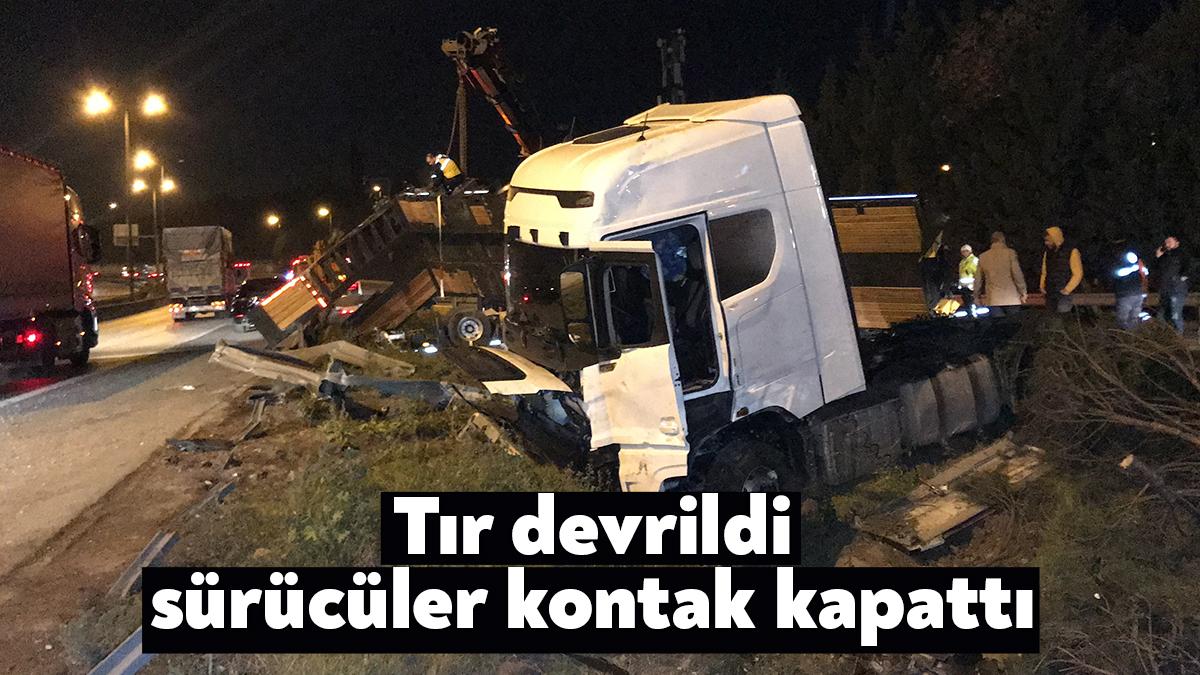 TEM Otoyolu Kocaeli geçişinde devrilen tır sebebiyle İstanbul istikameti bir