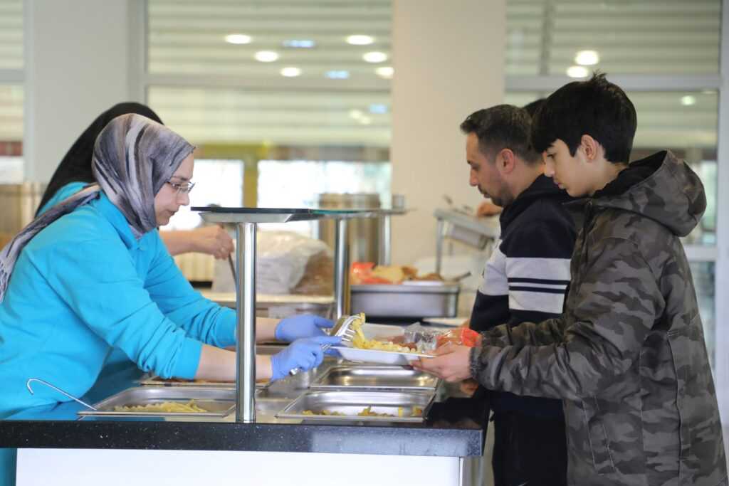 Buyuksehir depremzedelere kucak acti 11