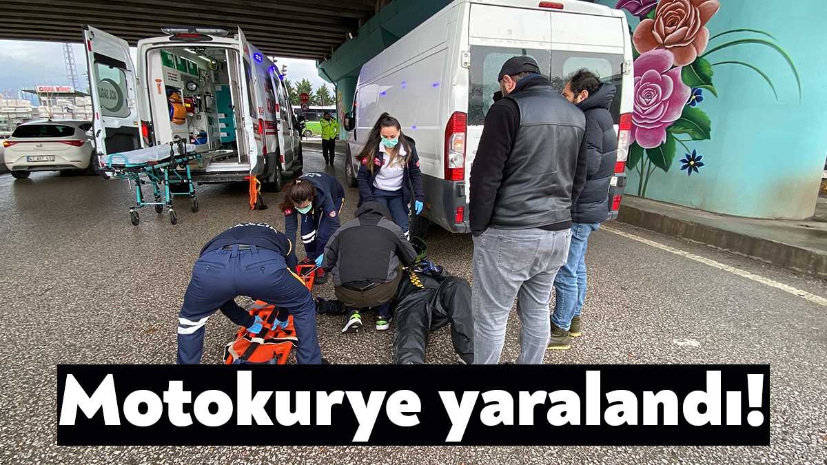 Kocaeli'nin İzmit ilçesinde panelvan ile motosikletin çarpışması neticesinde meydana gelen