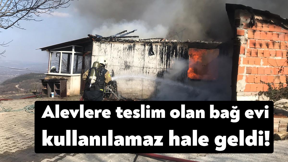 Kocaeli'de elektrik kontağından çıkan yangında bağ evi tamamen yanarak küle
