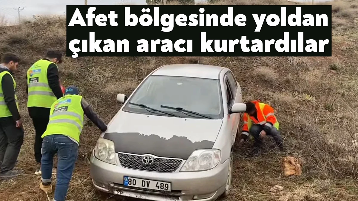 İzmit Belediyesinin afet bölgesinde çadır kurulum desteği veren personeli Adıyaman’ın