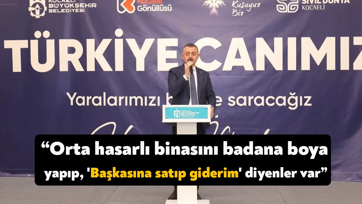 Depremzede ailelerle bir araya gelen Kocaeli Büyükşehir Belediye Başkanı Tahir