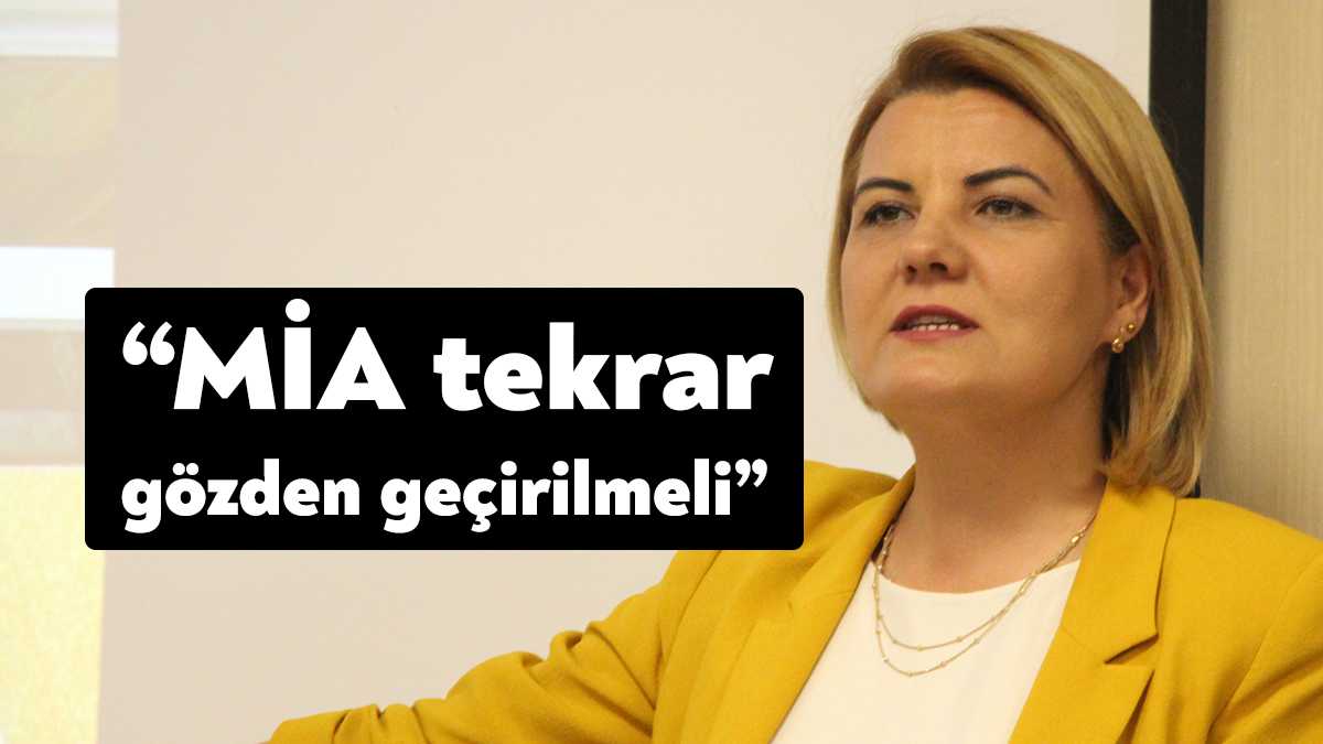 İzmit Belediye Başkanı Fatma Kaplan Hürriyet, belediye binasında yaptığı basın