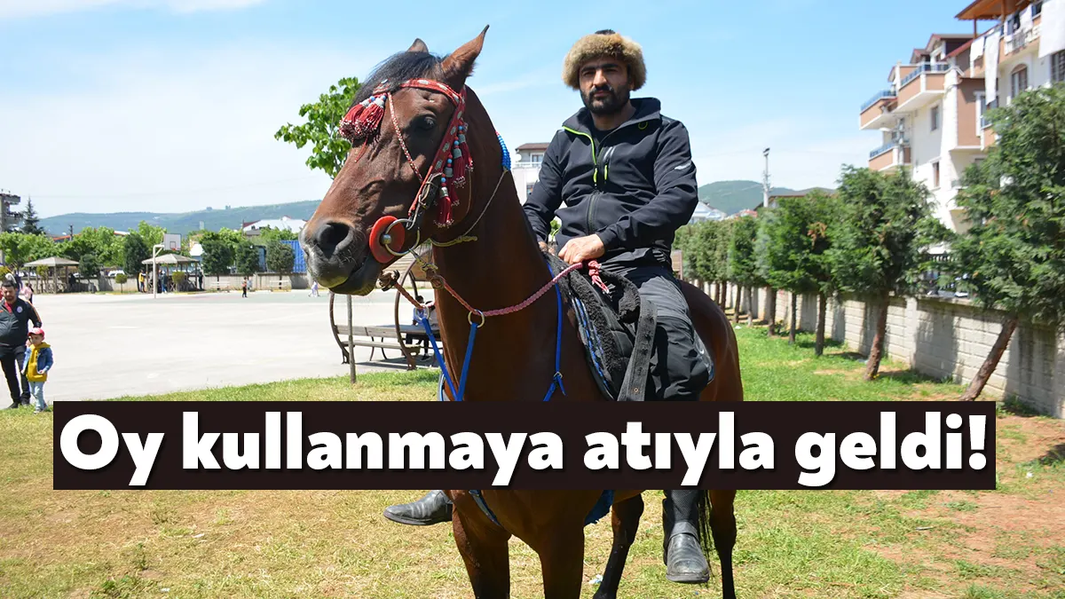 Kocaeli'nin Körfez ilçesinde yaşayan Summani Yılmaz, oy kullanacağı okula atıyla