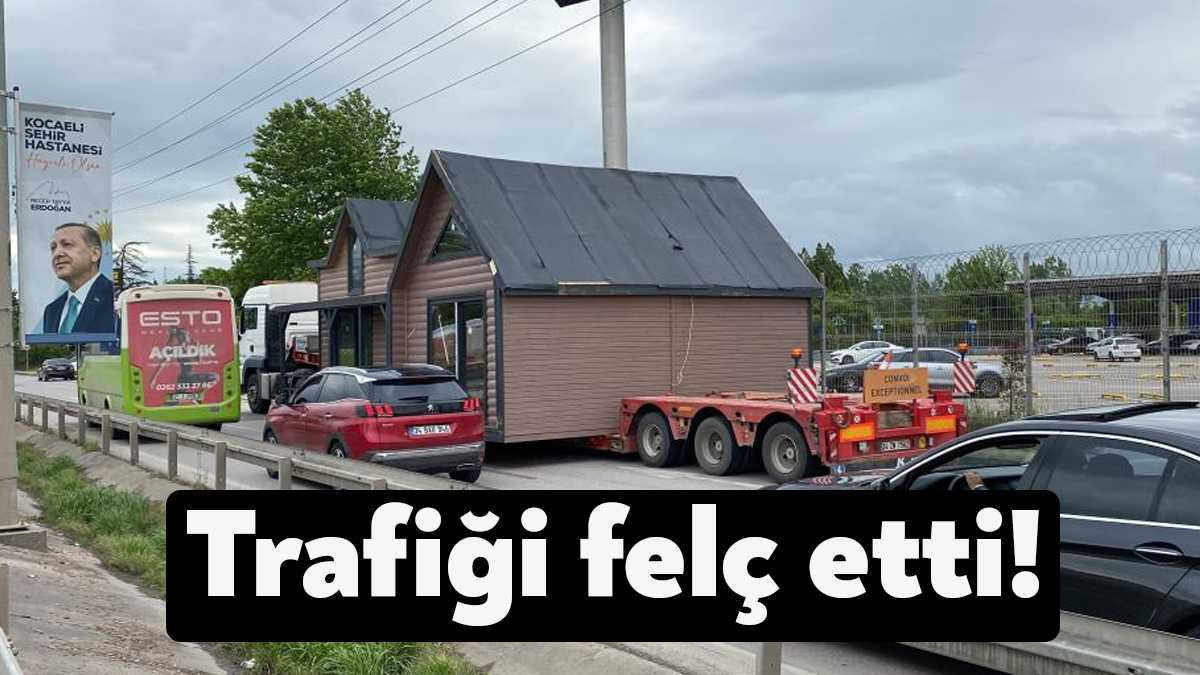 Kocaeli'de adeta ‘yürüyen ev’ gibi görünen prefabrik yüklü tır, park