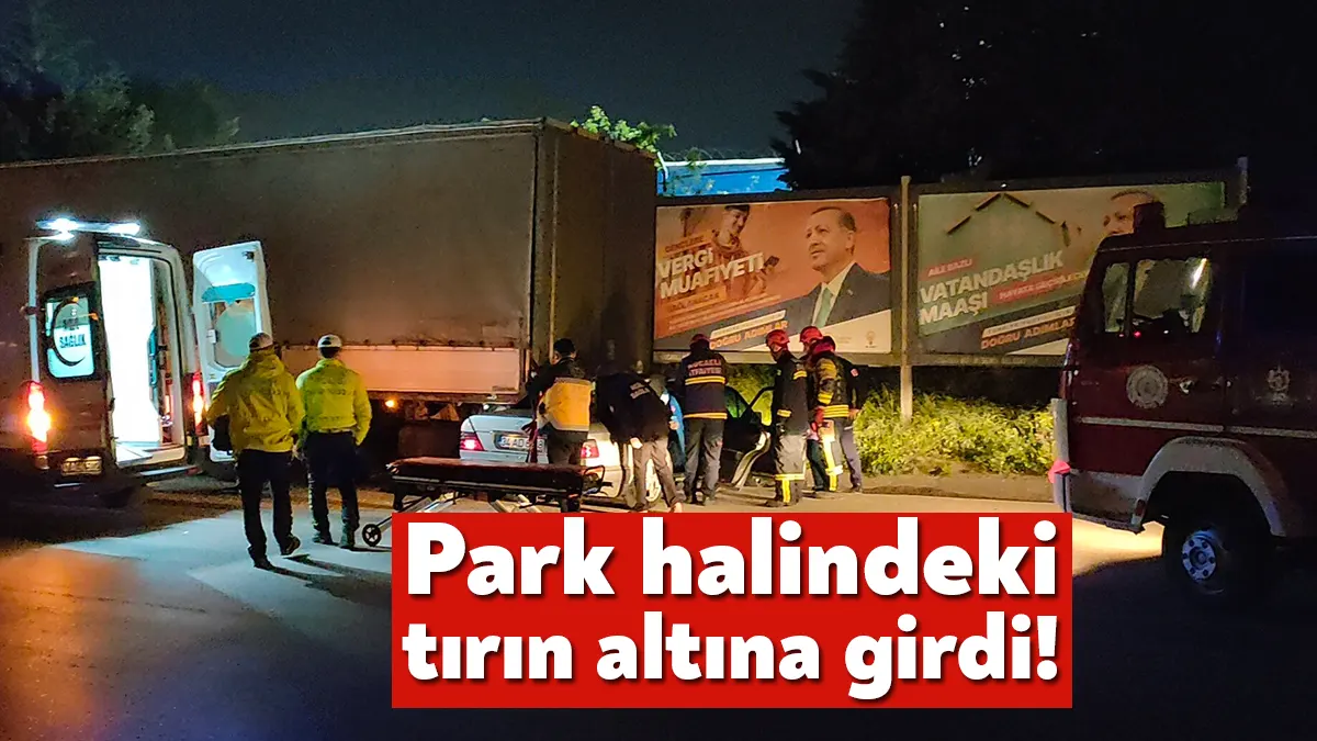 Kocaeli'nin Gebze ilçesinde seyir halinde olan otomobil, park halindeki tırın