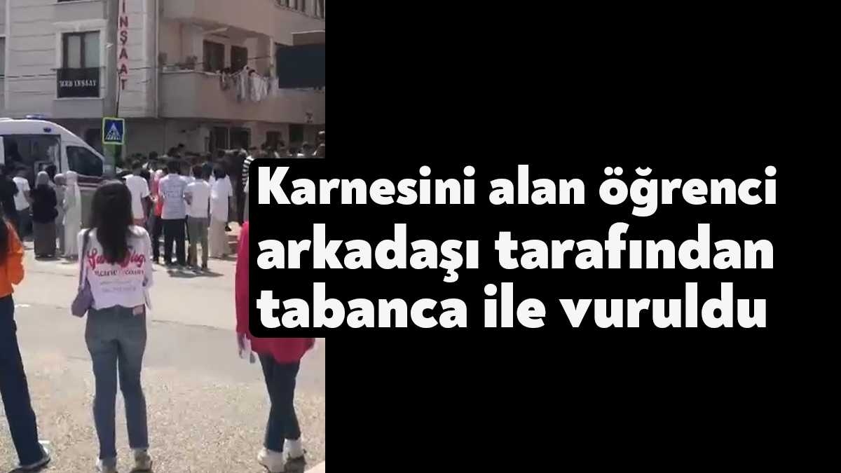 Kocaeli’nin Darıca ilçesinde karnesini aldıktan sonra okul önünde kendisini bekleyen