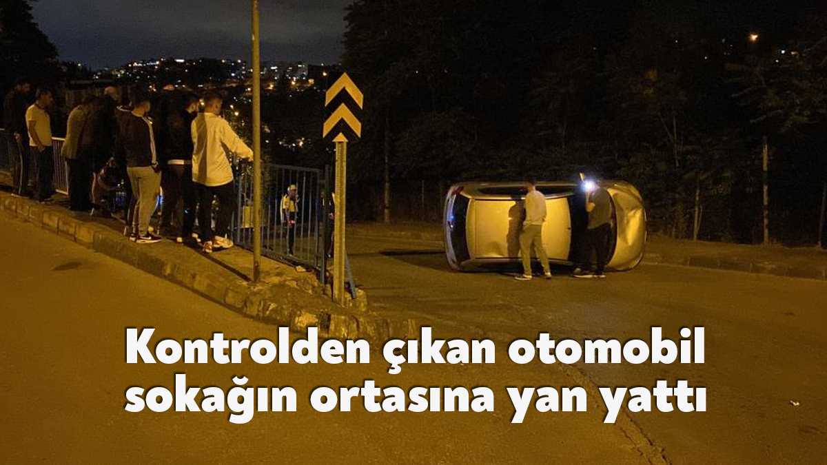 Kocaeli’nin İzmit ilçesinde sürücüsünün hakimiyeti kaybetmesiyle kontrolden çıkan otomobil, sokak