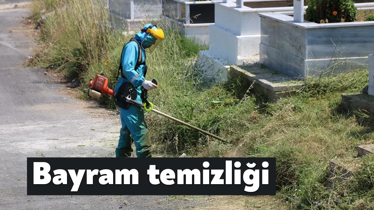 Derince Belediyesi ekipleri Kurban Bayramı öncesi mezarlıklarda ve camilerde temizlik