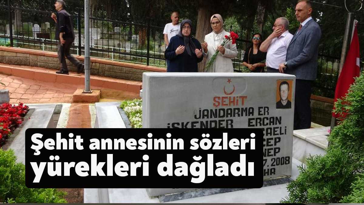 Kocaeli'de 2008 yılında şehit düşen oğlu İskender Ercan'ın mezarını ziyaret