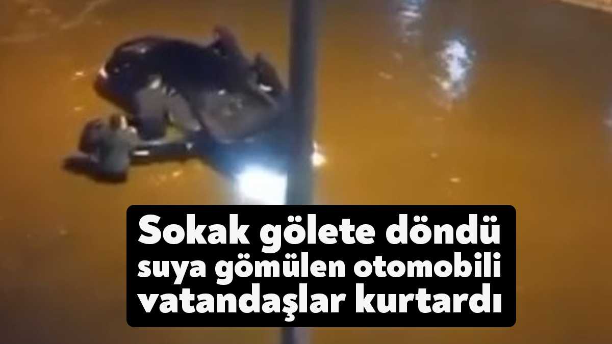 Kocaeli’de gece saatlerinde bastıran sağanak yağışı sonrası bir otomobil suya