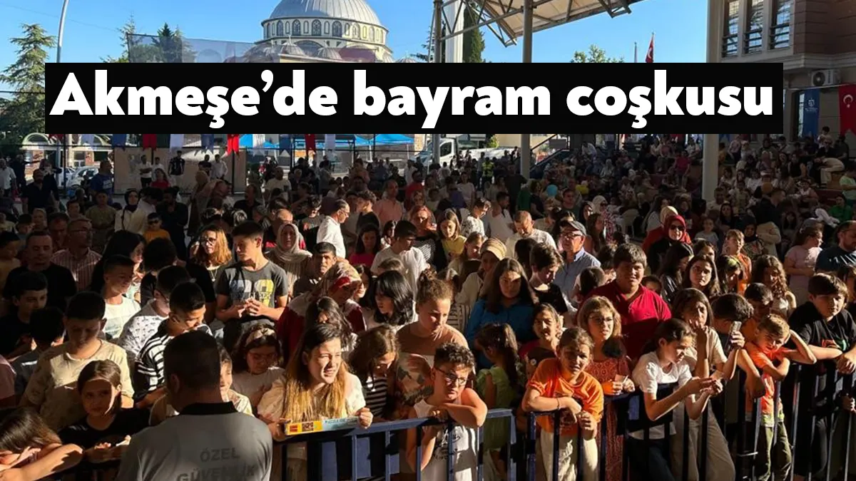 Kocaeli Büyükşehir'in düzenlediği "Bayram Şenliği" köylere taştı. Akmeşe'de düzenlenen şenlikte
