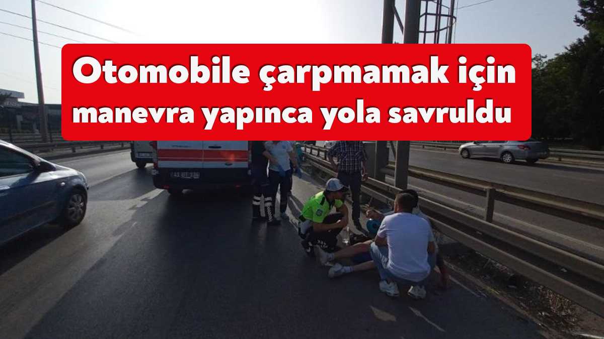 Kocaeli’nin İzmit ilçesinde otomobile çarpmamak için sürücüsünün manevra yaptığı motosiklet