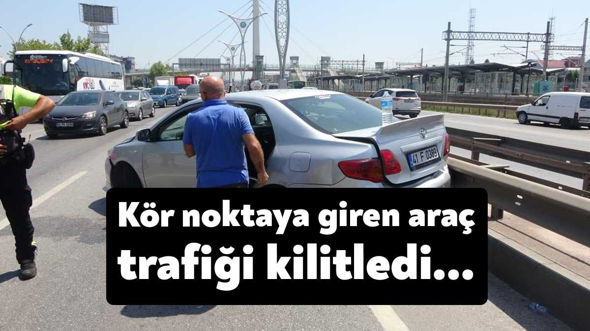 Kocaeli'nin İzmit ilçesinde kamyon, kör noktasında kalan otomobile çarptı. Sürüklenen